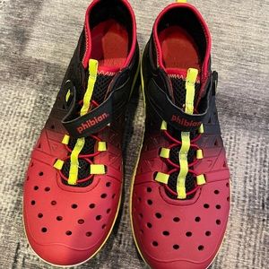 EUC Stride Rite Made2Play Phibian Water Shoe Size 5